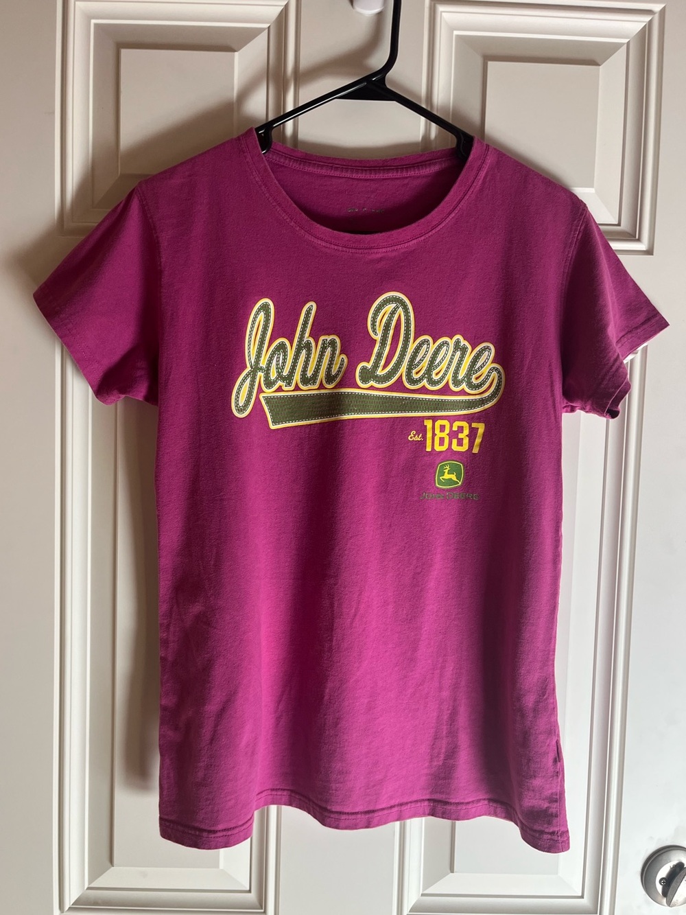 John Deere Women’s Magenta T-Shirt.  Size Large.